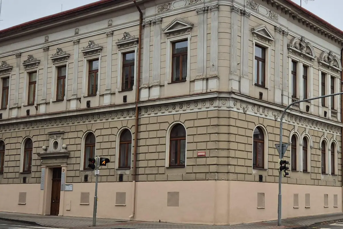 Finanční servis Hajská, Passauerová